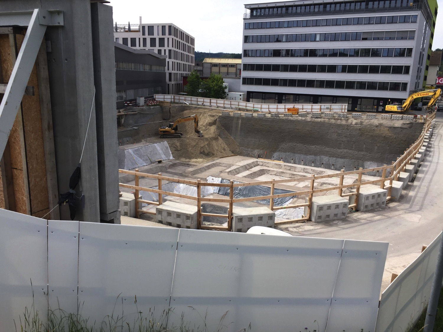 Nice construction site.
