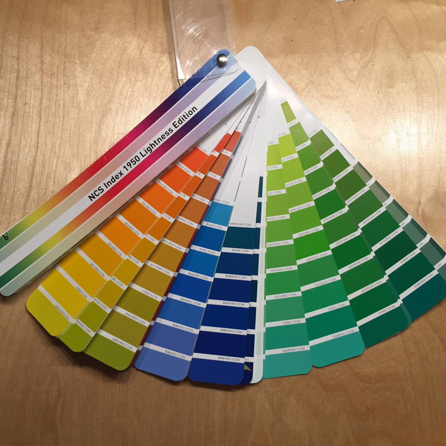 So many colors to choose from – I can&rsquo;t decide which I should paint on my walls.
