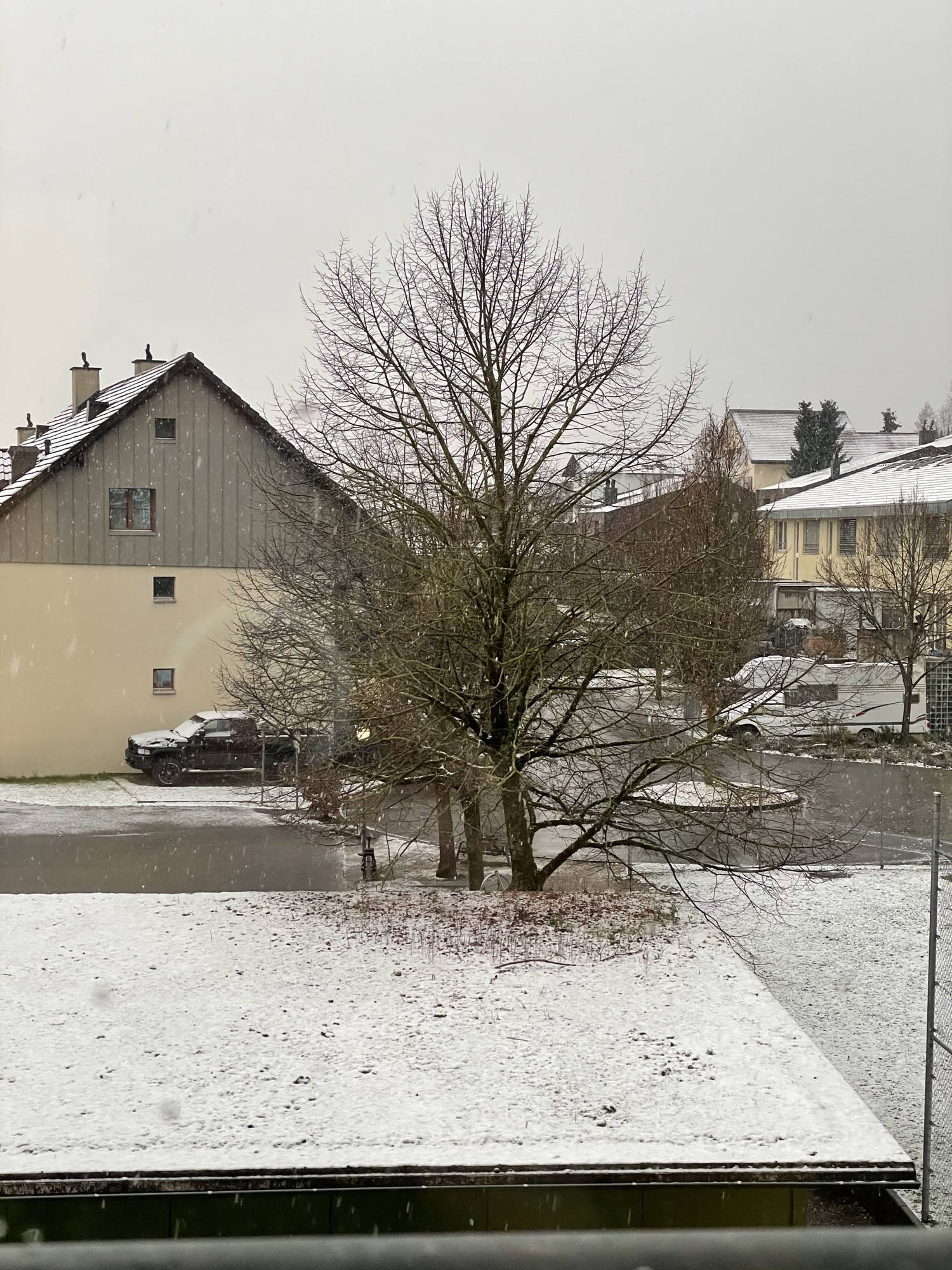 Winter is here. The first snow for this year.
