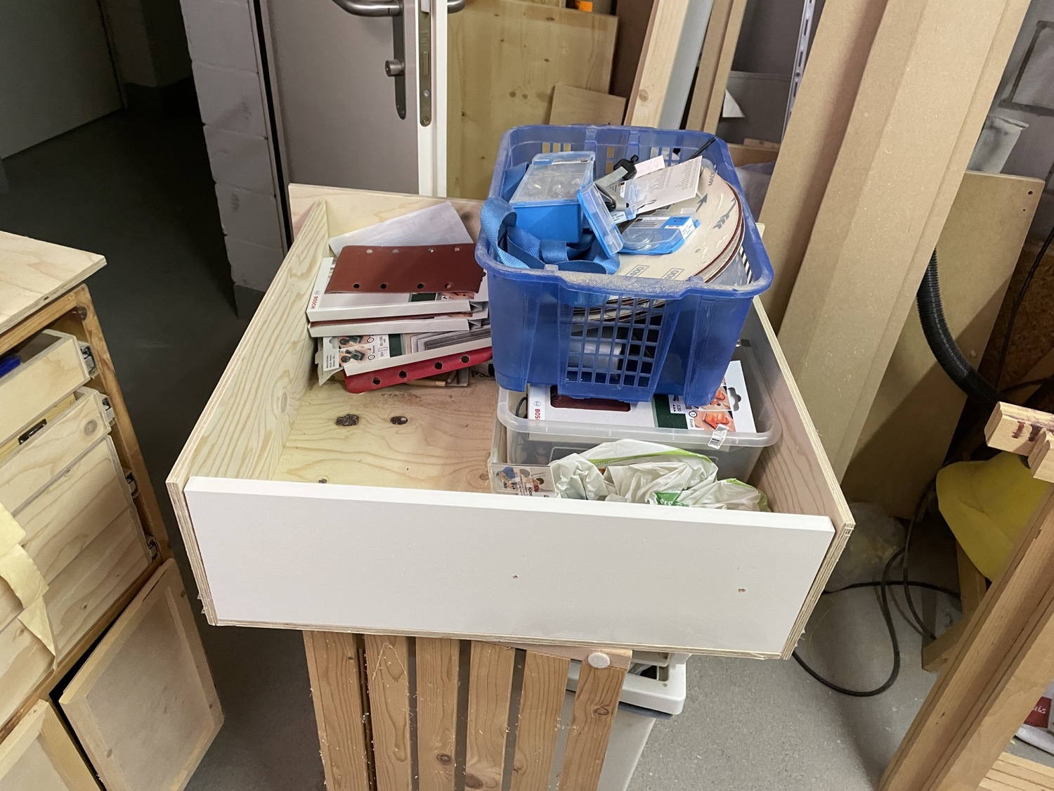 I spent a good day in the shop today and worked on my boxes. I also found time to fix my shop furniture.
