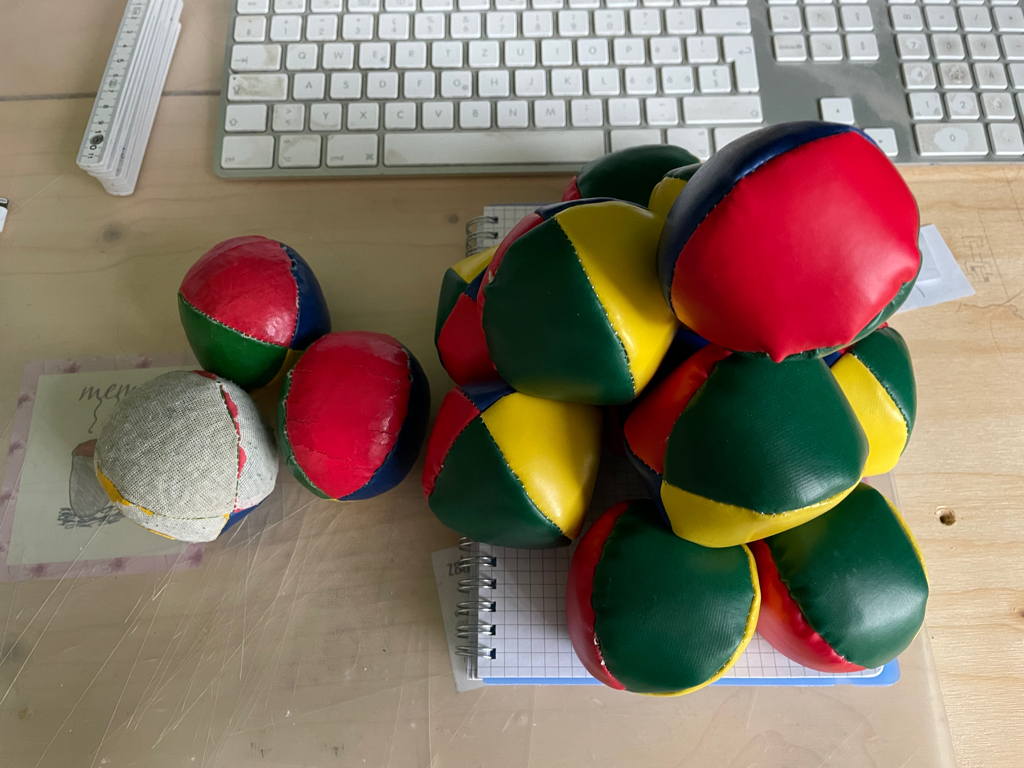 I finally found a suitable replacement for my old juggling balls. The only issue was that the smallest quantity available was a pack of 15 balls oO.
