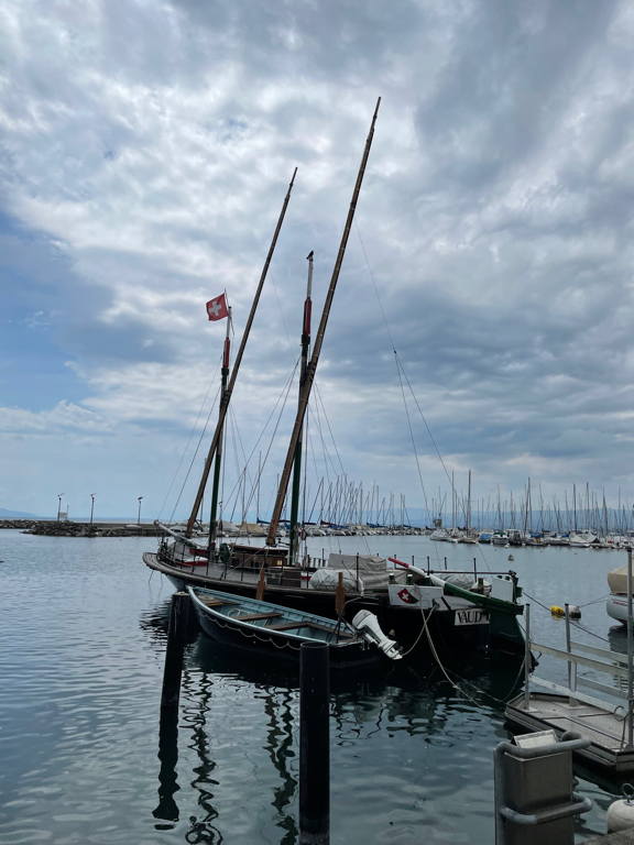 Sailing vessel on Lac Lémon. We spent the day yesterday in Lausanne. Visiting the Aquatis and the lake.

