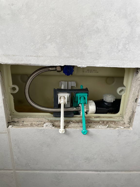 Today I learned how our toilet tank works – in more details than I ever wanted to know it :-) At least now the valve closes correctly again now.
