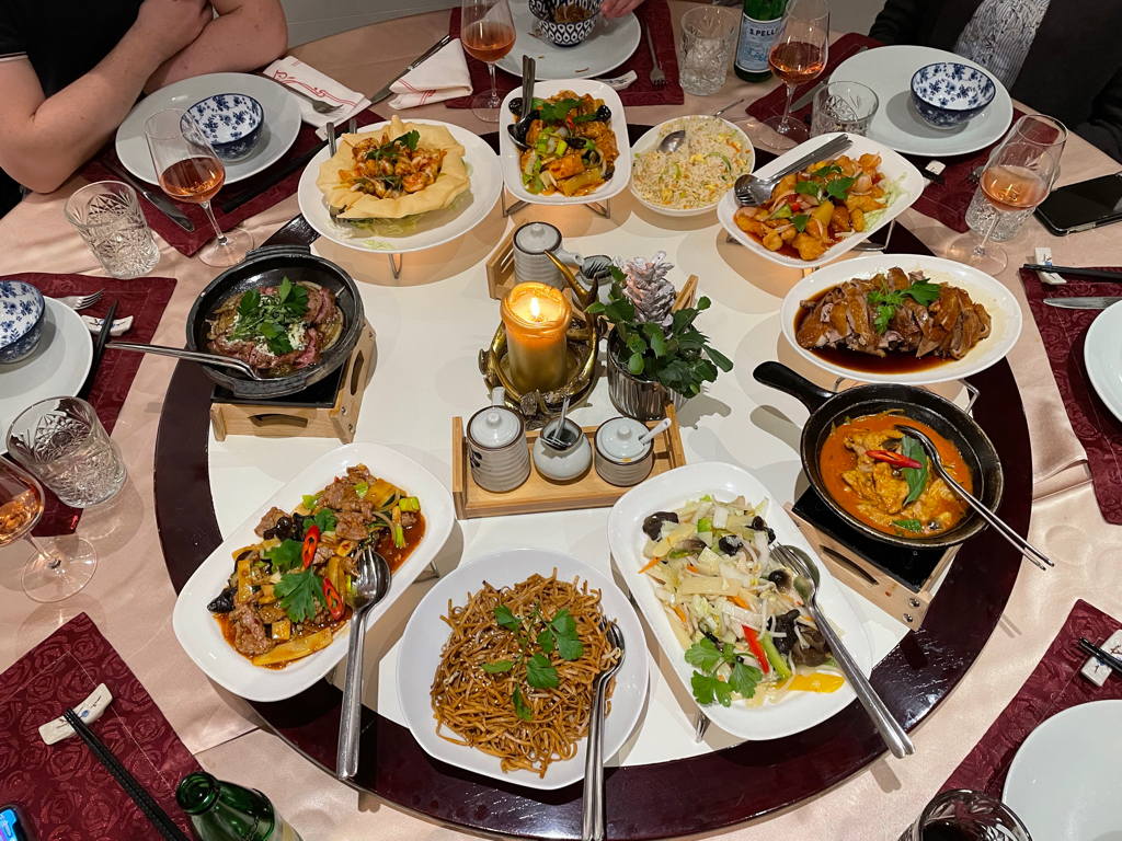 We had a good dinner in our favourite Chinese restaurant today!
