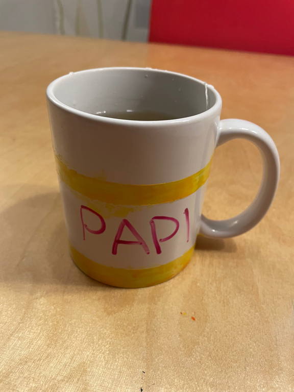 I’ve got a new mug from my daughter (The mug is handmade and says “Papi”).
